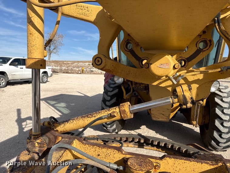 image for item DZ5354 1980 Caterpillar 140G motor grader