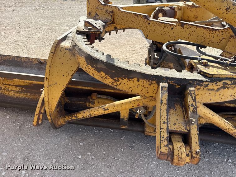 image for item DZ5354 1980 Caterpillar 140G motor grader