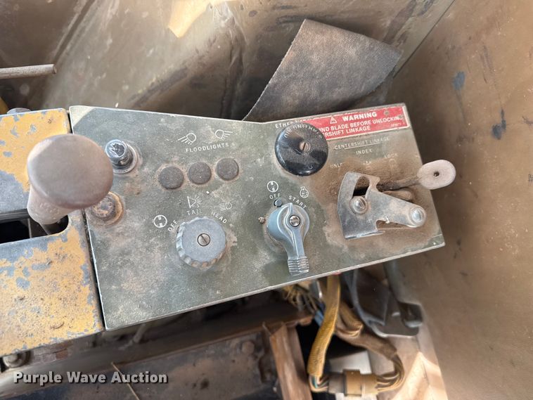 image for item DZ5354 1980 Caterpillar 140G motor grader