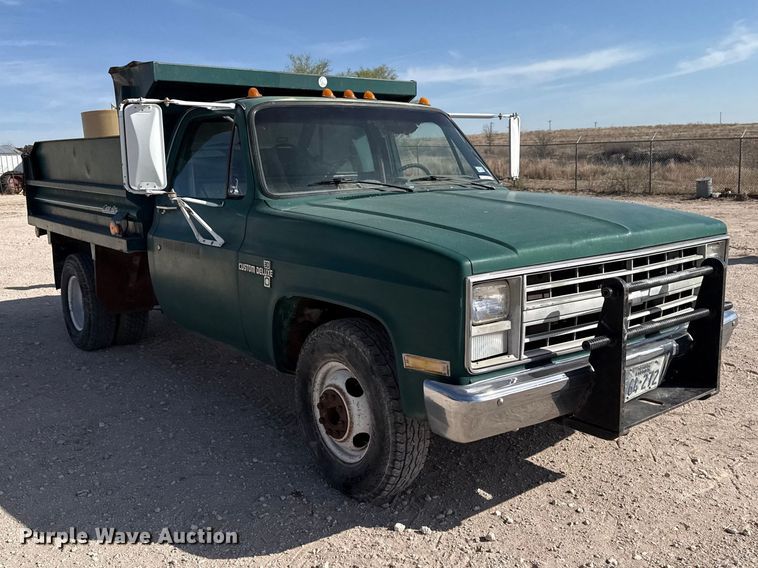 image for item DZ5355 1986 Chevrolet C30 dump truck
