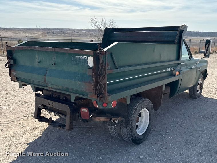 image for item DZ5355 1986 Chevrolet C30 dump truck