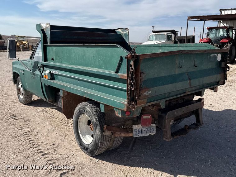 image for item DZ5355 1986 Chevrolet C30 dump truck