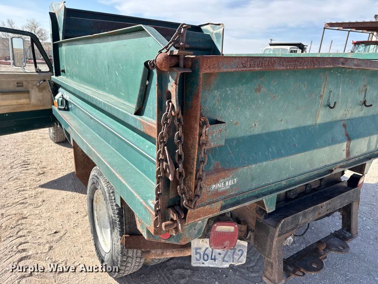 image for item DZ5355 1986 Chevrolet C30 dump truck