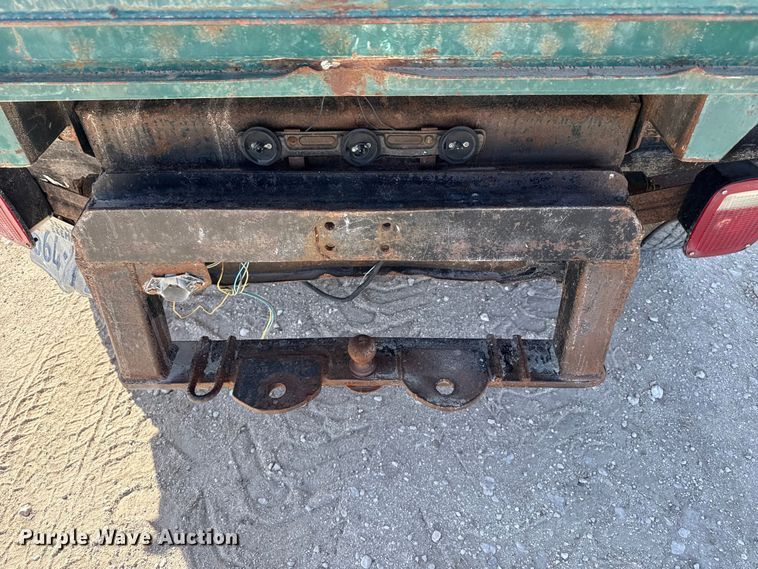 image for item DZ5355 1986 Chevrolet C30 dump truck