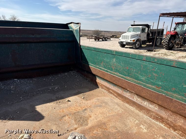 image for item DZ5355 1986 Chevrolet C30 dump truck