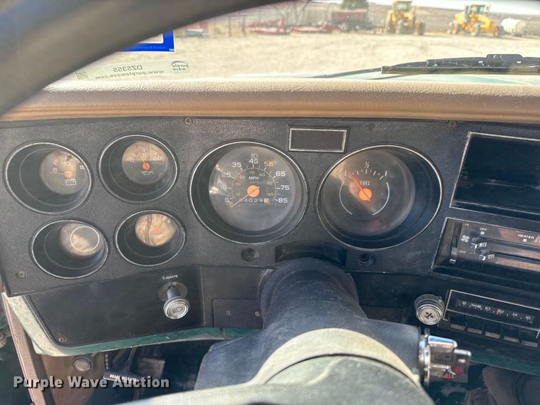image for item DZ5355 1986 Chevrolet C30 dump truck