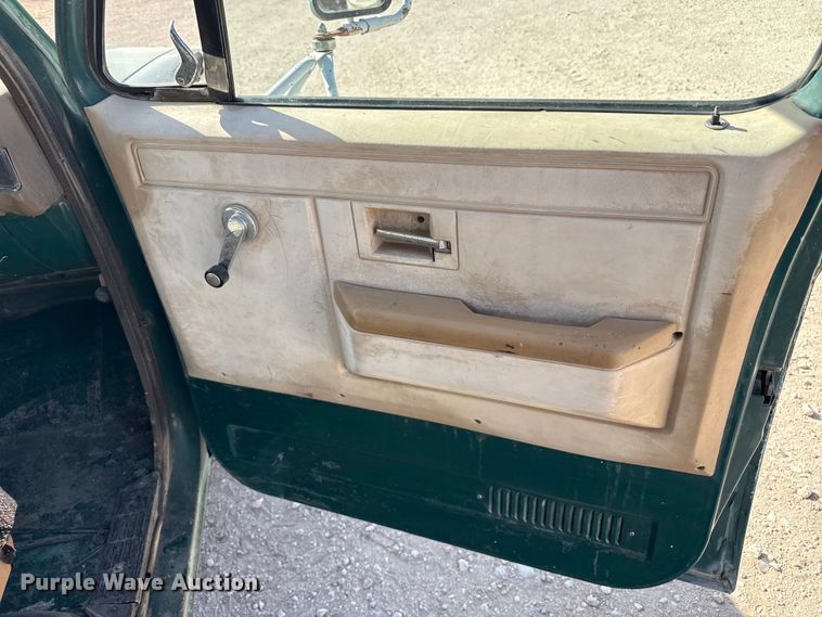 image for item DZ5355 1986 Chevrolet C30 dump truck