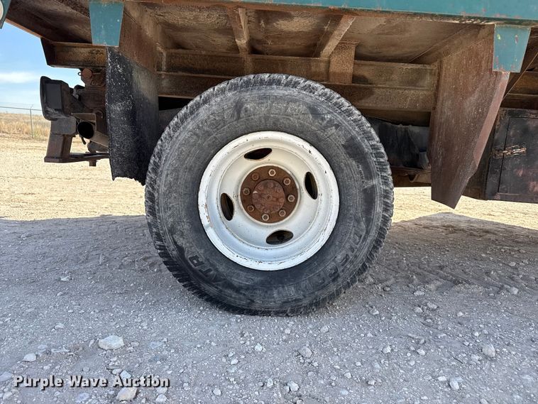 image for item DZ5355 1986 Chevrolet C30 dump truck