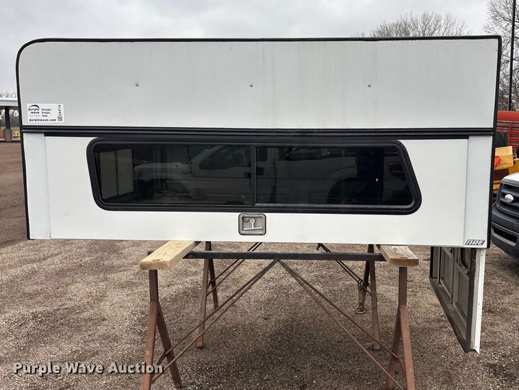 image for item EA4716 ARE F150 pickup topper