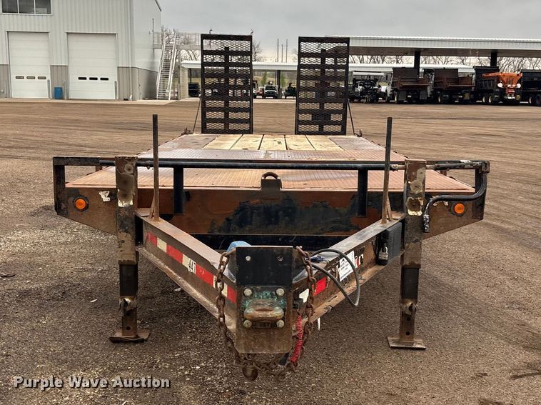 image for item EA4717 2010 PJ Deckover equipment trailer