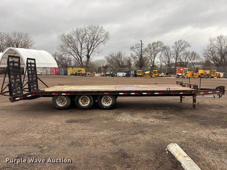 image for item EA4717 2010 PJ Deckover equipment trailer