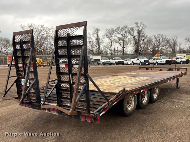 image for item EA4717 2010 PJ Deckover equipment trailer