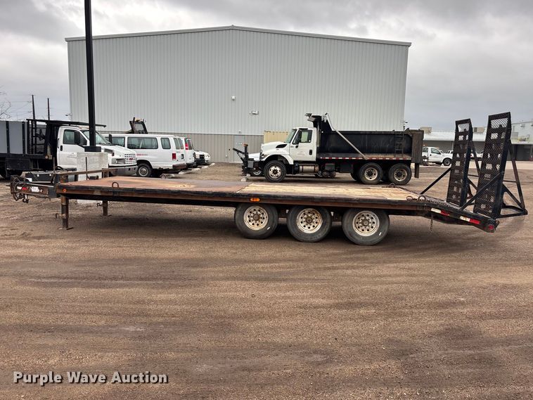 image for item EA4717 2010 PJ Deckover equipment trailer