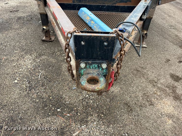 image for item EA4717 2010 PJ Deckover equipment trailer