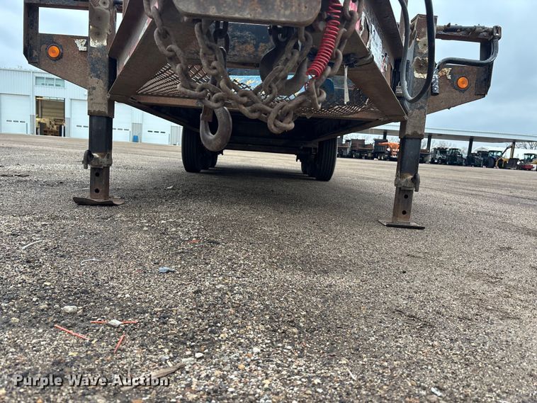 image for item EA4717 2010 PJ Deckover equipment trailer