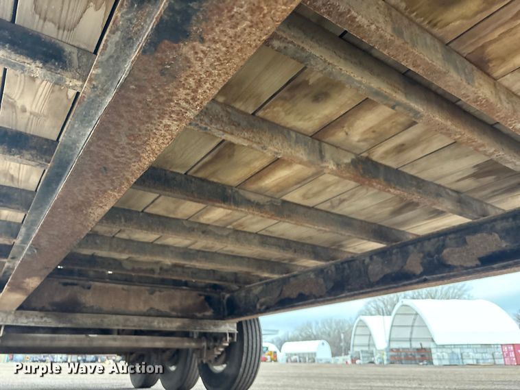 image for item EA4717 2010 PJ Deckover equipment trailer