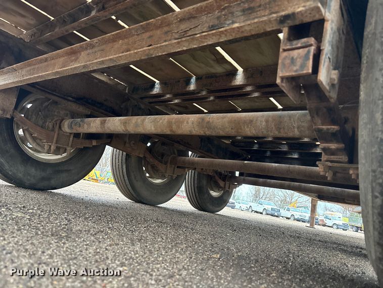 image for item EA4717 2010 PJ Deckover equipment trailer