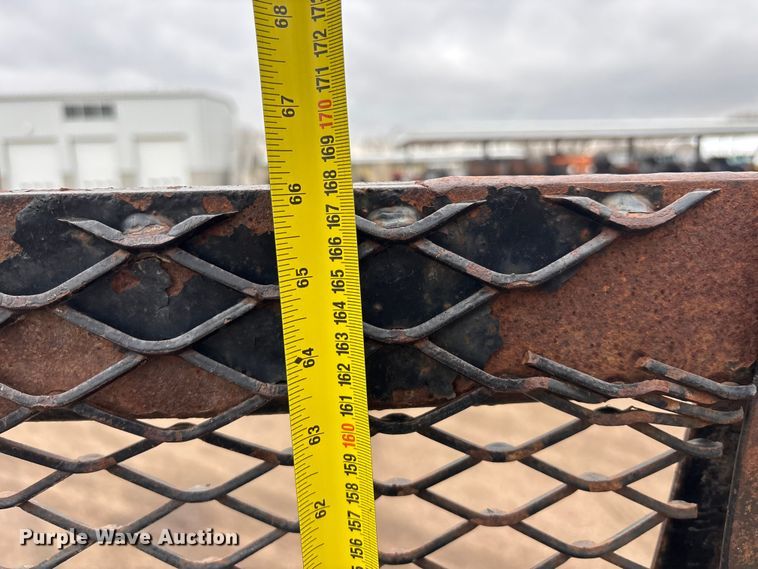 image for item EA4717 2010 PJ Deckover equipment trailer