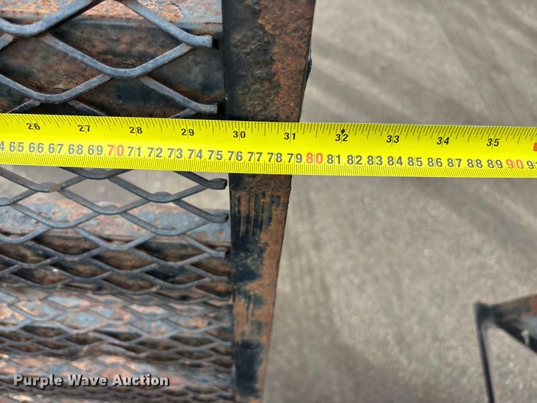 image for item EA4717 2010 PJ Deckover equipment trailer