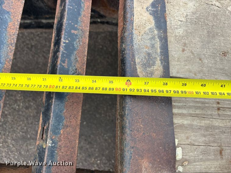 image for item EA4717 2010 PJ Deckover equipment trailer