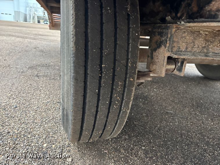 image for item EA4717 2010 PJ Deckover equipment trailer