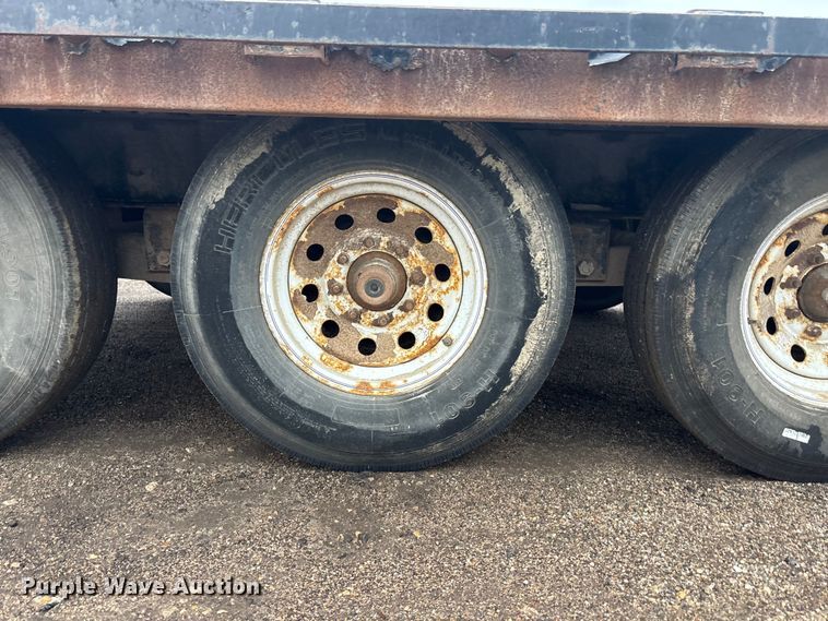 image for item EA4717 2010 PJ Deckover equipment trailer