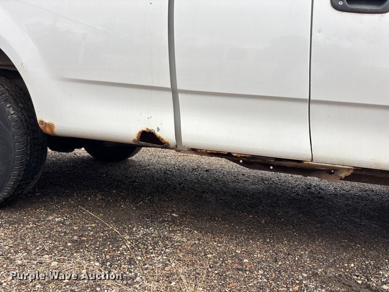 image for item EA4718 1999 Ford F250 Ext. Cab pickup truck