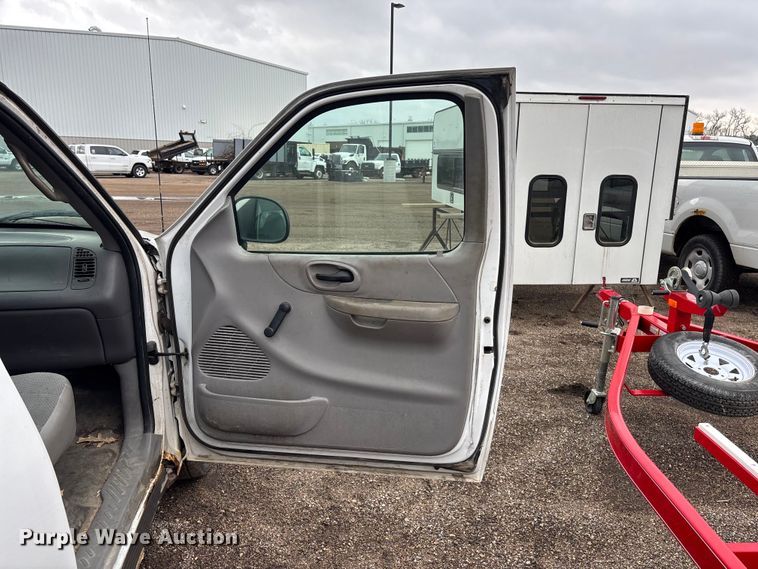 image for item EA4718 1999 Ford F250 Ext. Cab pickup truck