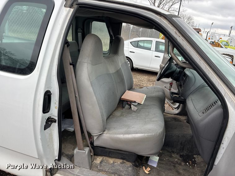 image for item EA4718 1999 Ford F250 Ext. Cab pickup truck