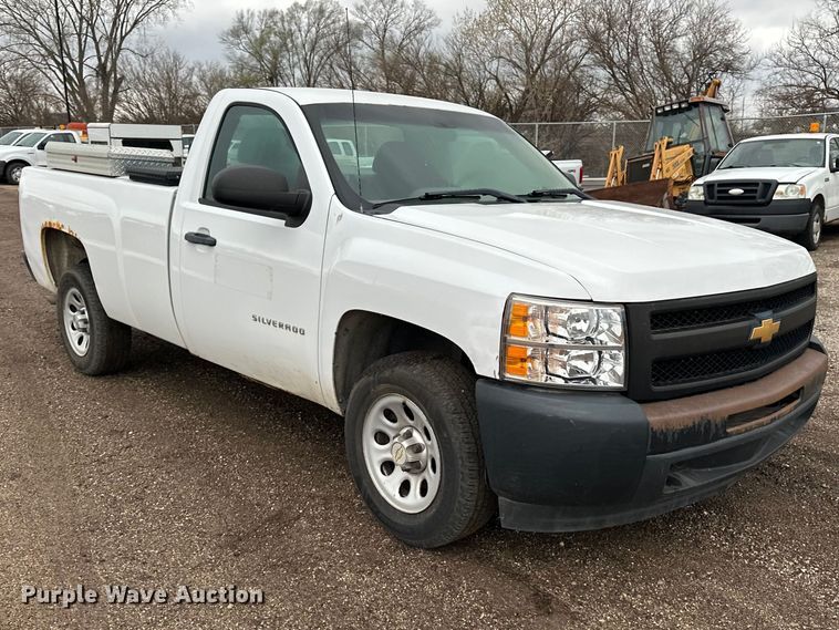 image for item EA4719 2013 Chevrolet Silverado 1500 pickup truck