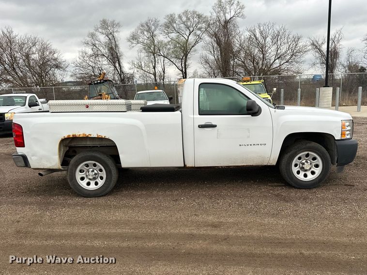 image for item EA4719 2013 Chevrolet Silverado 1500 pickup truck