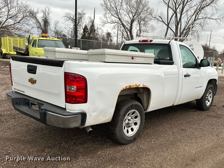 image for item EA4719 2013 Chevrolet Silverado 1500 pickup truck