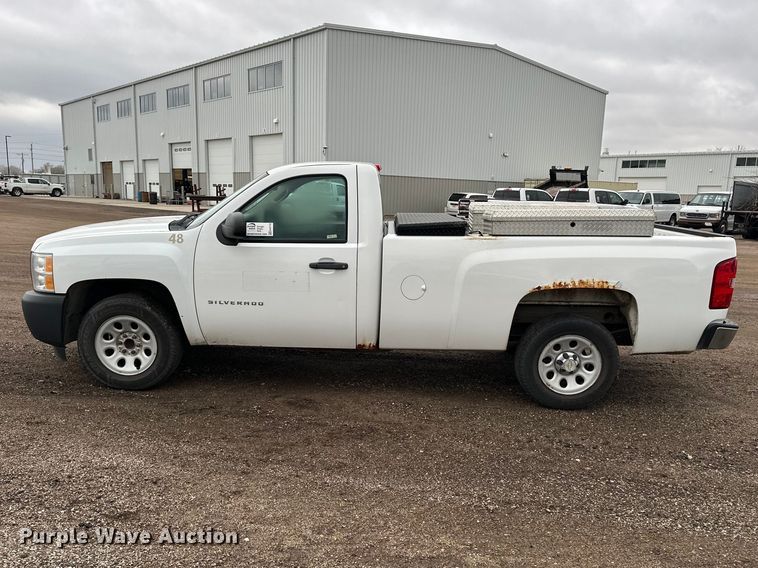 image for item EA4719 2013 Chevrolet Silverado 1500 pickup truck