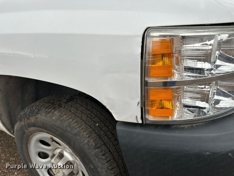 image for item EA4719 2013 Chevrolet Silverado 1500 pickup truck