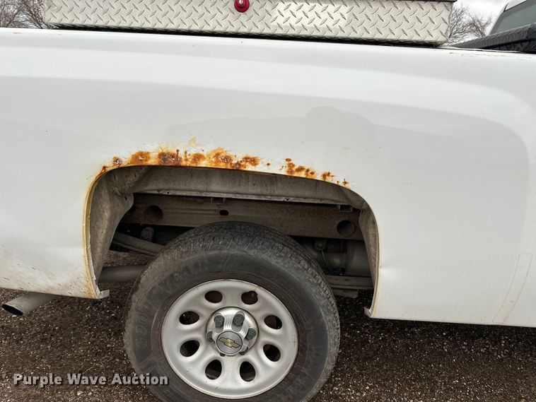 image for item EA4719 2013 Chevrolet Silverado 1500 pickup truck