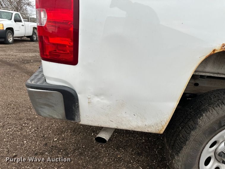 image for item EA4719 2013 Chevrolet Silverado 1500 pickup truck