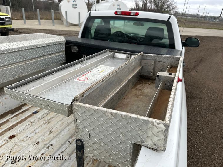 image for item EA4719 2013 Chevrolet Silverado 1500 pickup truck