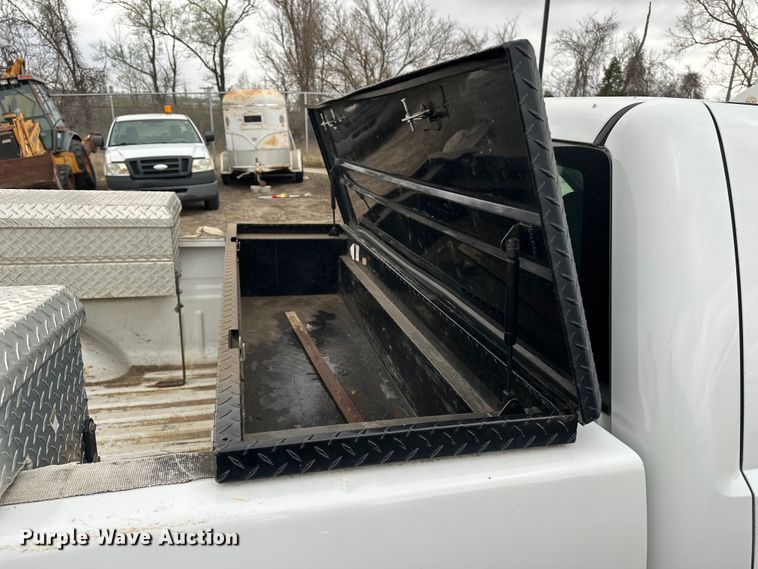 image for item EA4719 2013 Chevrolet Silverado 1500 pickup truck