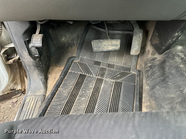 image for item EA4719 2013 Chevrolet Silverado 1500 pickup truck