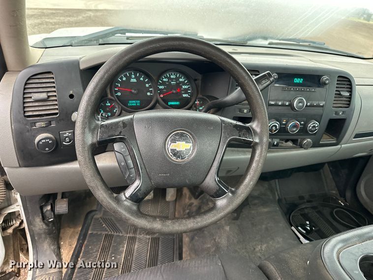 image for item EA4719 2013 Chevrolet Silverado 1500 pickup truck