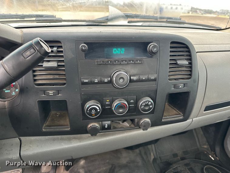 image for item EA4719 2013 Chevrolet Silverado 1500 pickup truck