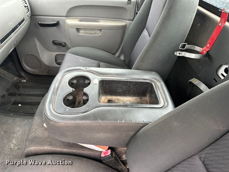 image for item EA4719 2013 Chevrolet Silverado 1500 pickup truck