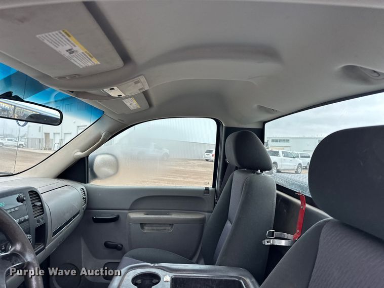 image for item EA4719 2013 Chevrolet Silverado 1500 pickup truck