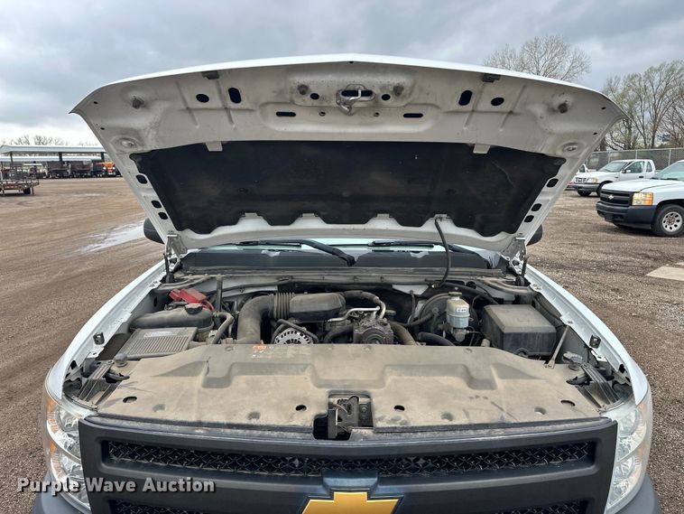 image for item EA4719 2013 Chevrolet Silverado 1500 pickup truck