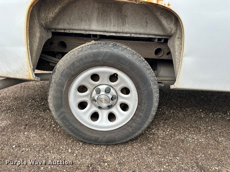 image for item EA4719 2013 Chevrolet Silverado 1500 pickup truck