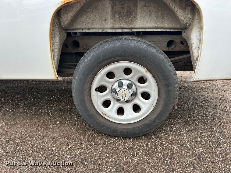 image for item EA4719 2013 Chevrolet Silverado 1500 pickup truck