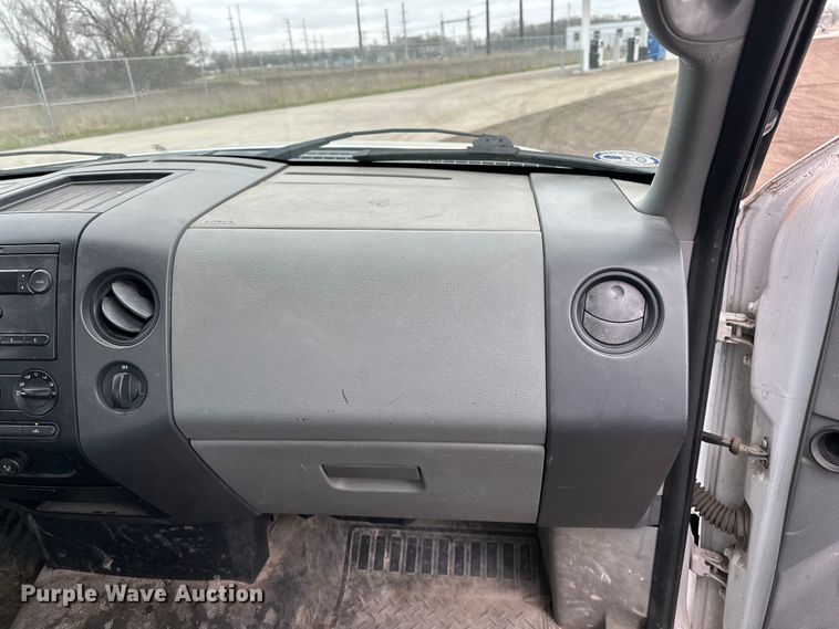 image for item EA4723 2007 Ford F150 pickup truck