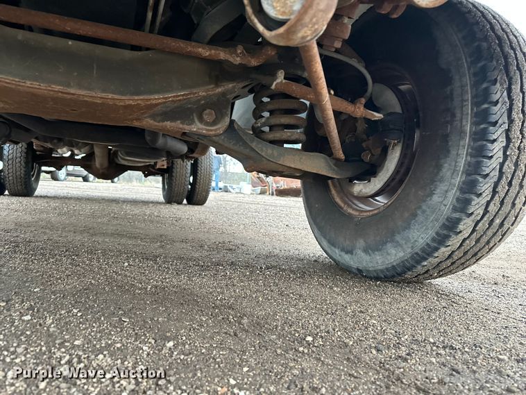 image for item EA4724 1992 Dodge D350 flatbed truck