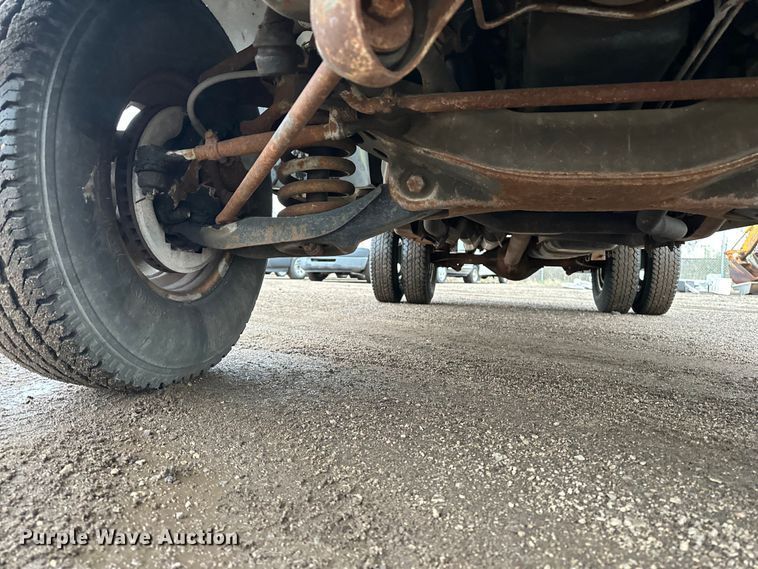 image for item EA4724 1992 Dodge D350 flatbed truck