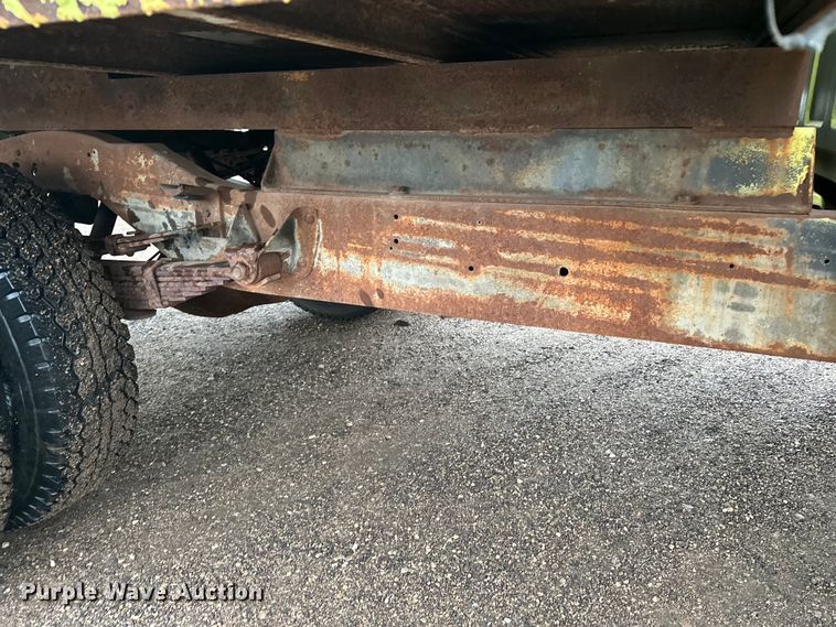 image for item EA4724 1992 Dodge D350 flatbed truck